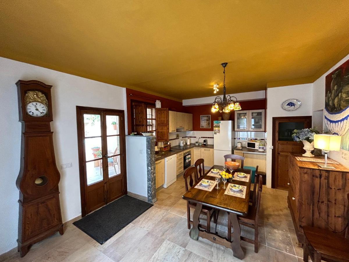 Casa Padrina Burballa Thị trấn Thị trấn Maria de la Salut Ngoại thất bức ảnh