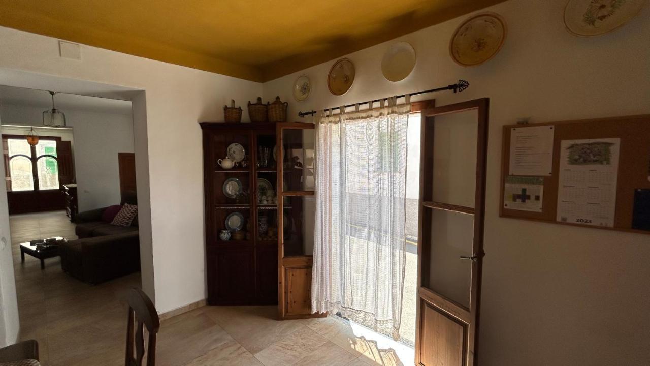 Casa Padrina Burballa Thị trấn Thị trấn Maria de la Salut Ngoại thất bức ảnh